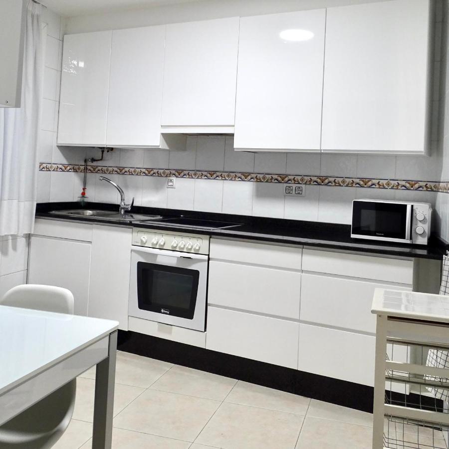 Piso Riazor 4 Habitaciones A Coruna Exterior photo